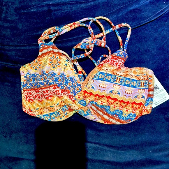 Printed bikini top, new, never worn with tags - Picture 1 of 1